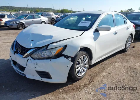 2017 Nissan Altima 2.5 S z USA, uszkodzony, nr VIN 1N4AL3AP1HC262201